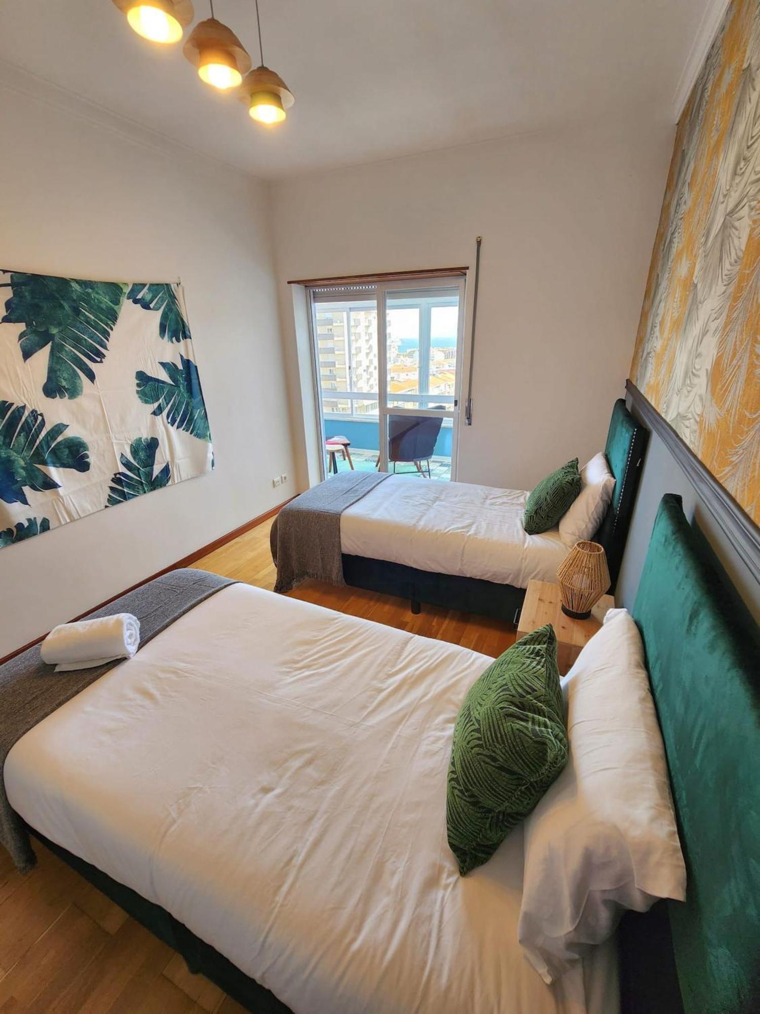 Cozy Apartment In Central Almada W Swing Chairs Exterior photo